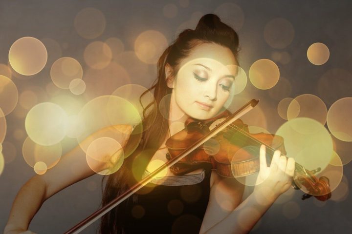 violin playing girl